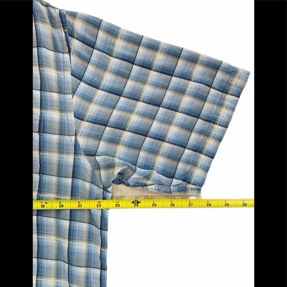 Tommy Bahama Men’s Large Hawaiian Shirt - Picture 9 of 11